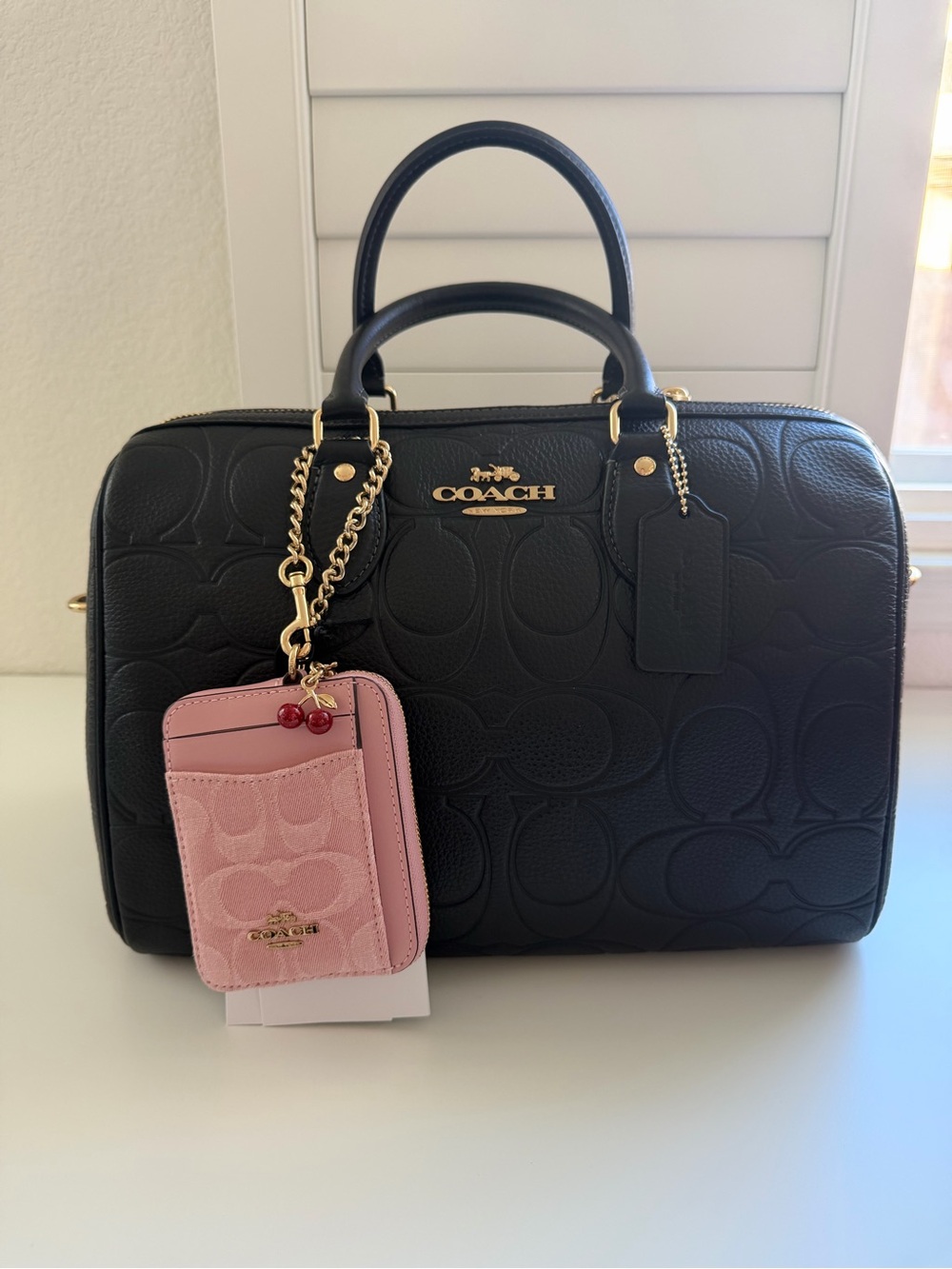 SOLD 🎉 Coach Zip Card Case In Signature Denim With Charm - Picture 6 of 7
